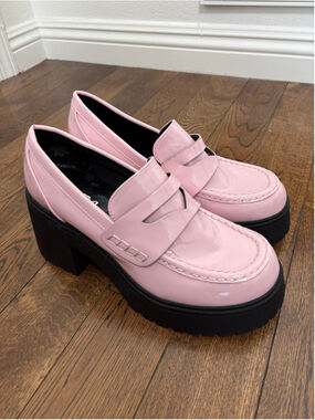 Soda Faux Patent Leather Platform Loafers Size 9 Pink and Black